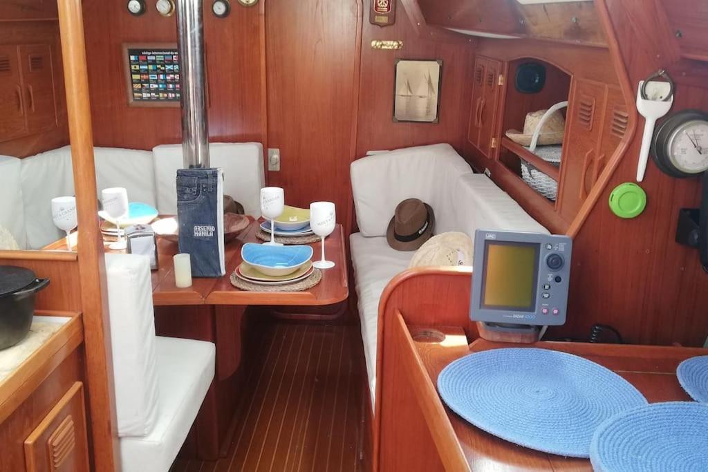 Boat-Apartamento Flotante Cadiz.. La Juanita Arroyo Bagian luar foto