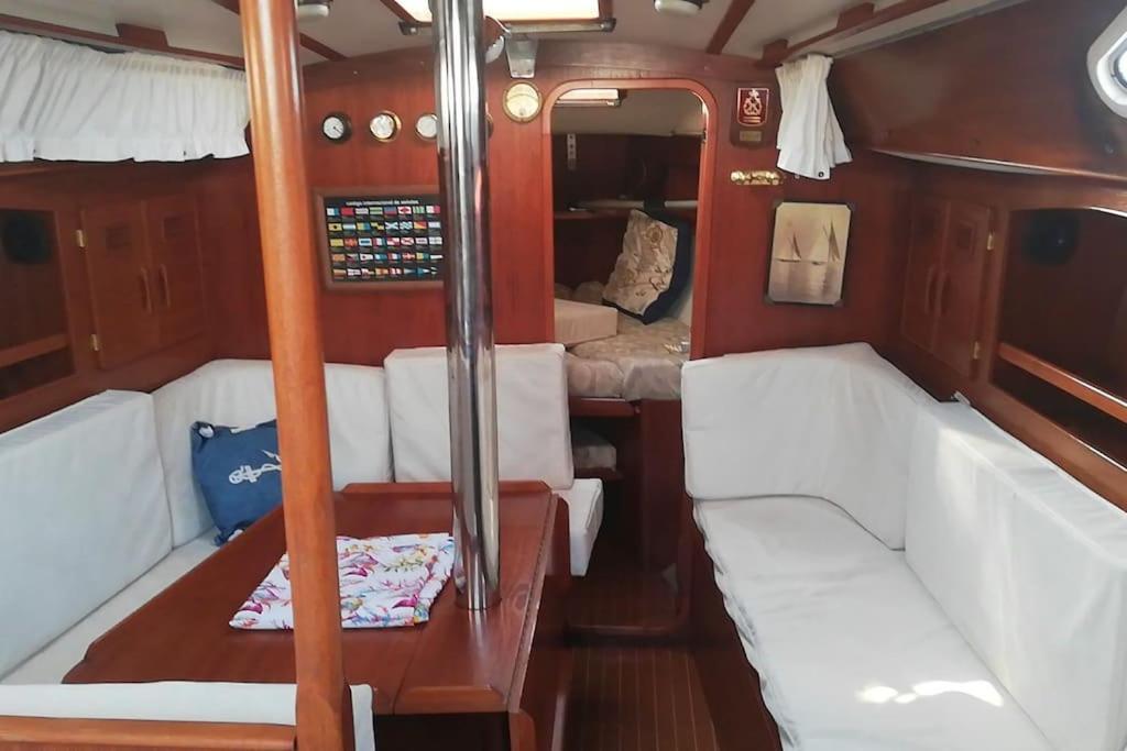 Boat-Apartamento Flotante Cadiz.. La Juanita Arroyo Bagian luar foto